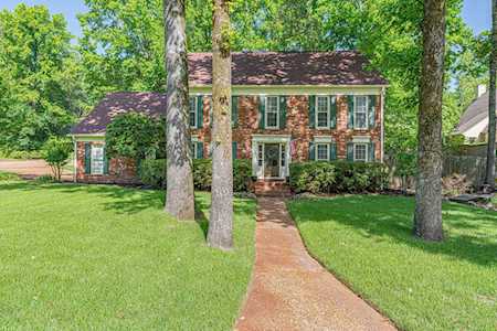 2319 Kimbrough Woods Pl Germantown, TN 38139