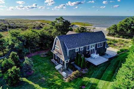 371 Robbins Hill Rd Brewster, MA 02631