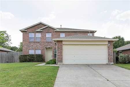 1008 Mockingbird Drive Saginaw, TX 76131