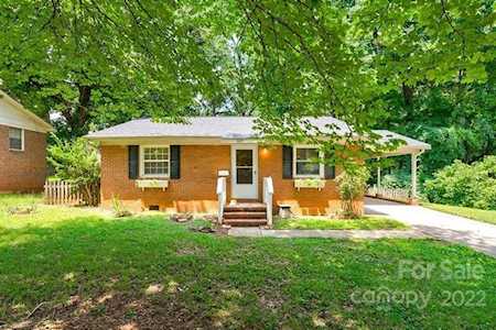 1629 Longleaf Dr Charlotte, NC 28210
