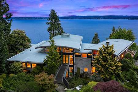 4502 55th Ave NE Seattle, WA 98105