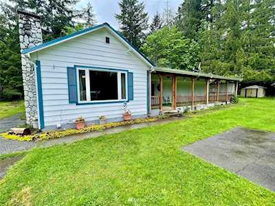 132 Crescent Beach Dr Packwood, WA 98361