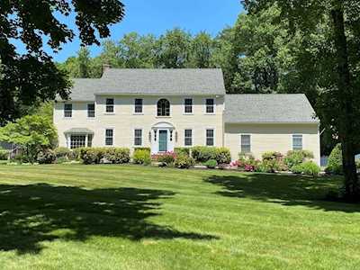 50 Fieldstone Dr Mansfield, MA 02048