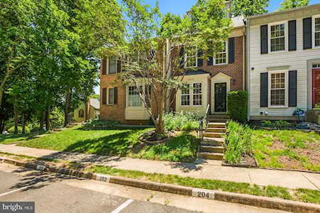 8512 Springfield Oaks Dr Springfield, VA 22153