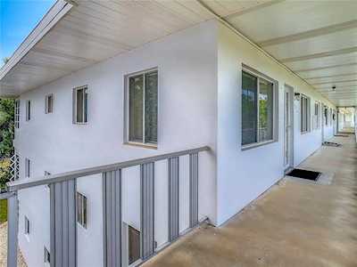 8533 110th St #308 Seminole, FL 33772