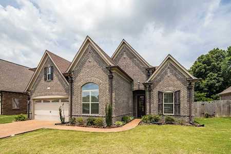 325 Whispering Creek Dr Oakland, TN 38060
