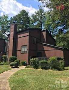 5318 Farm Pond Ln Charlotte, NC 28212