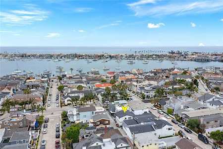 204 Ruby Ave Newport Beach, CA 92662
