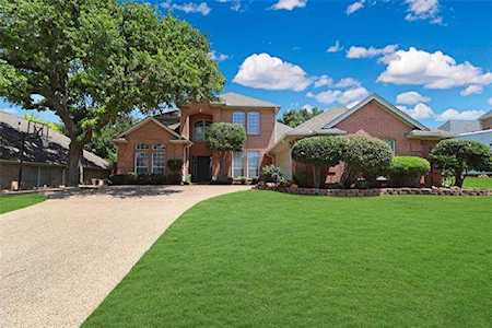 1213 Carousel Drive Bedford, TX 76021