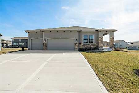 4417 SW Grindstone Circle Lee's Summit, MO 64082