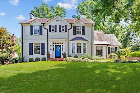 12 Thorndell Dr Richmond Heights, MO 63117