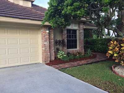 8053 Allspice Drive Boynton Beach, FL 33472