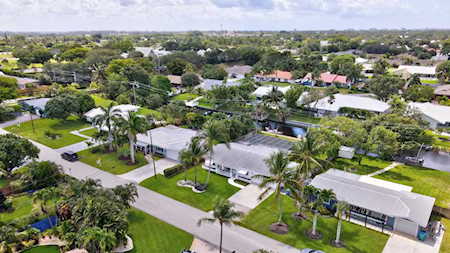 814 Mission Hill Road Boynton Beach, FL 33435
