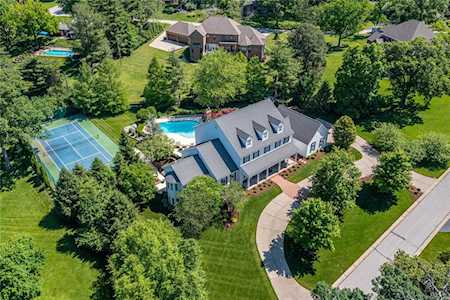 26 Williamsburg Estates Dr Town And Country, MO 63131