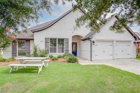 560 Magnolia Parkway Benbrook, TX 76126