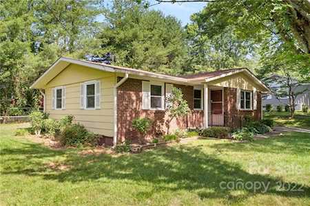 18 Cisco Rd Asheville, NC 28805