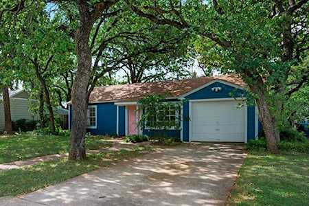 2136 W Lotus Avenue Fort Worth, TX 76111