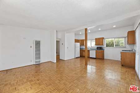 11138 Aqua Vista St North Hollywood, CA 91602