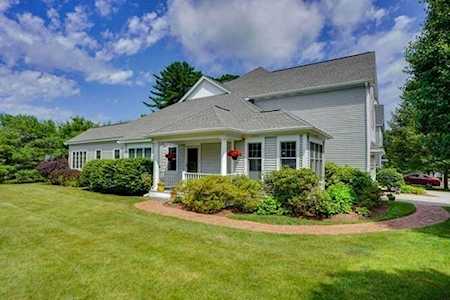 19 Hummock Way #19 Hudson, MA 01749