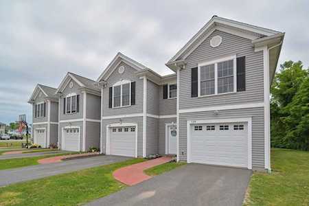 129 Greenbrier Dr #128 Seekonk, MA 02771