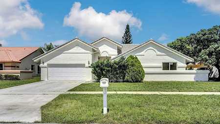 9816 Sun Pointe Drive Boynton Beach, FL 33437