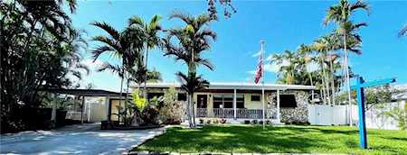901 NE 8th St Hallandale Beach, FL 33009