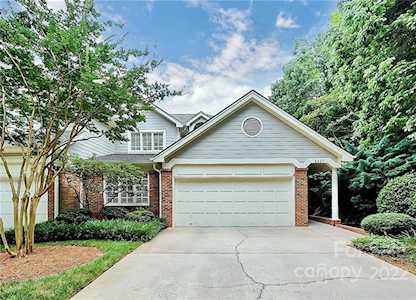 2037 Meadowood Ln Charlotte, NC 28211