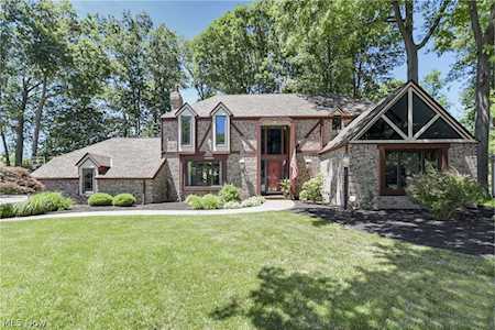 170 Plymouth Dr Bay Village, OH 44140