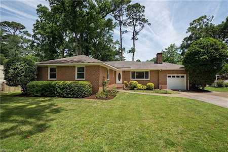 912 Ditchley Rd Virginia Beach, VA 23451