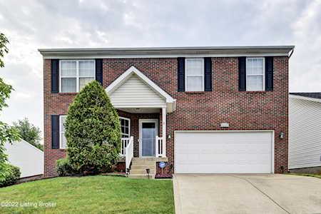 8005 Grandmeadow Ln Louisville, KY 40258