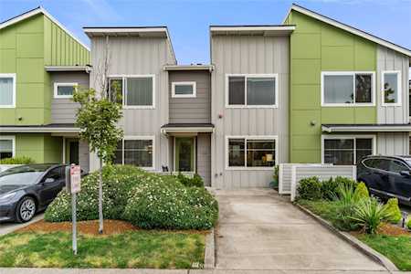 878 SW 96th Place Seattle, WA 98106