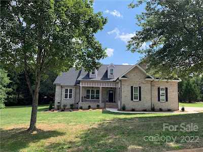 2304 James Way Statesville, NC 28625