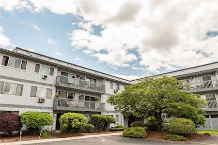 2005 Tibbetts Dr #111 Longview, WA 98632
