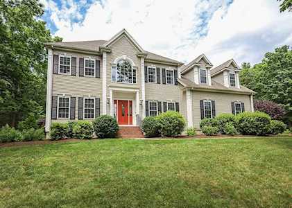 8 Lenox Drive Franklin, MA 02038