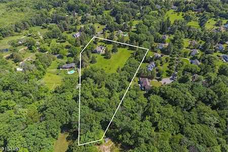 27 Lowery Ln Mendham Boro, NJ 07945