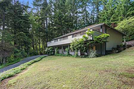2303 35th St NW Gig Harbor, WA 98335