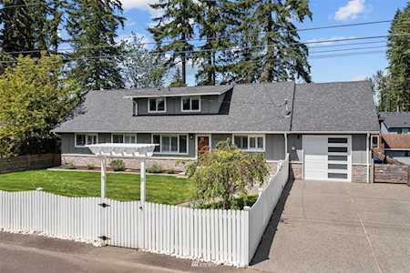 8852 NE 203rd Place Bothell, WA 98011