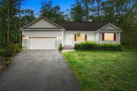 30 Michaela Ct South Kingstown, RI 02892
