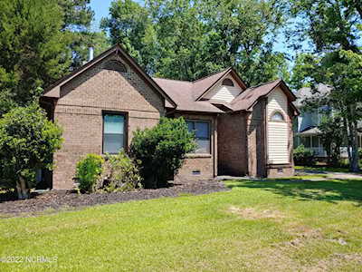 801 Deerfoot Circle New Bern, NC 28562