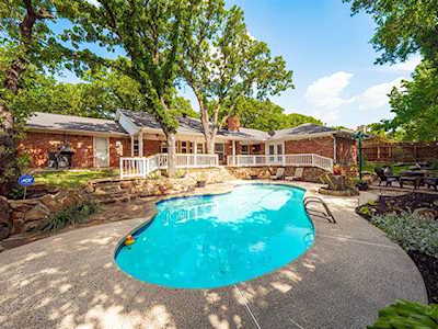 2212 Canyonwood Drive Arlington, TX 76012
