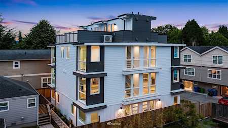 6028 C 41st Ave SW Seattle, WA 98136
