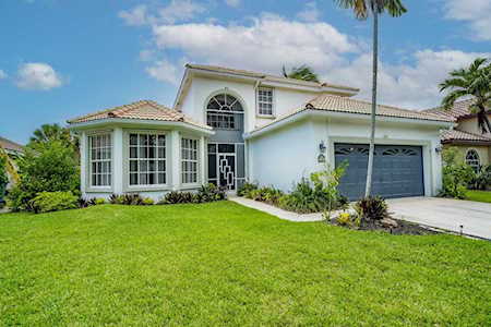 6 Lawrence Lake Drive Boynton Beach, FL 33436