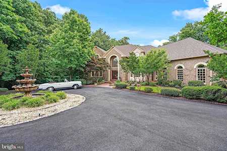 929C Seneca Rd Great Falls, VA 22066