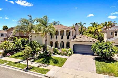 7546 Circulo Sequoia Carlsbad, CA 92009