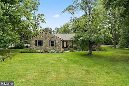 15027 Braddock Road Centreville, VA 20120