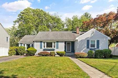 38 Bartons Ln Milton, MA 02186