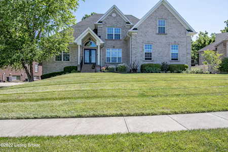 913 Willow Pointe Dr Louisville, KY 40299