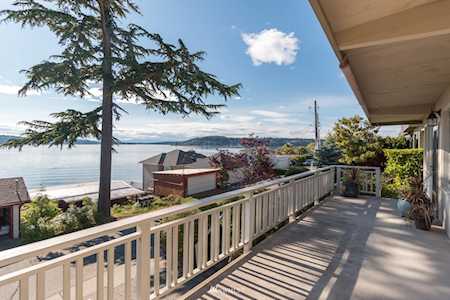 1949 Day Island Blvd W University Place, WA 98466