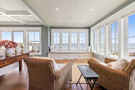 17 Bay Rd Mattapoisett, MA 02739