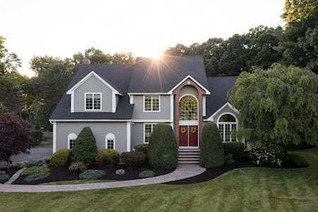 11 Olde Coach Rd North Reading, MA 01864